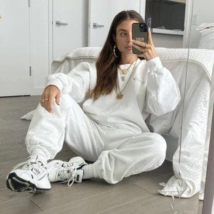 Heavy Manners - Airport Crew Sweatshirt, Snow White